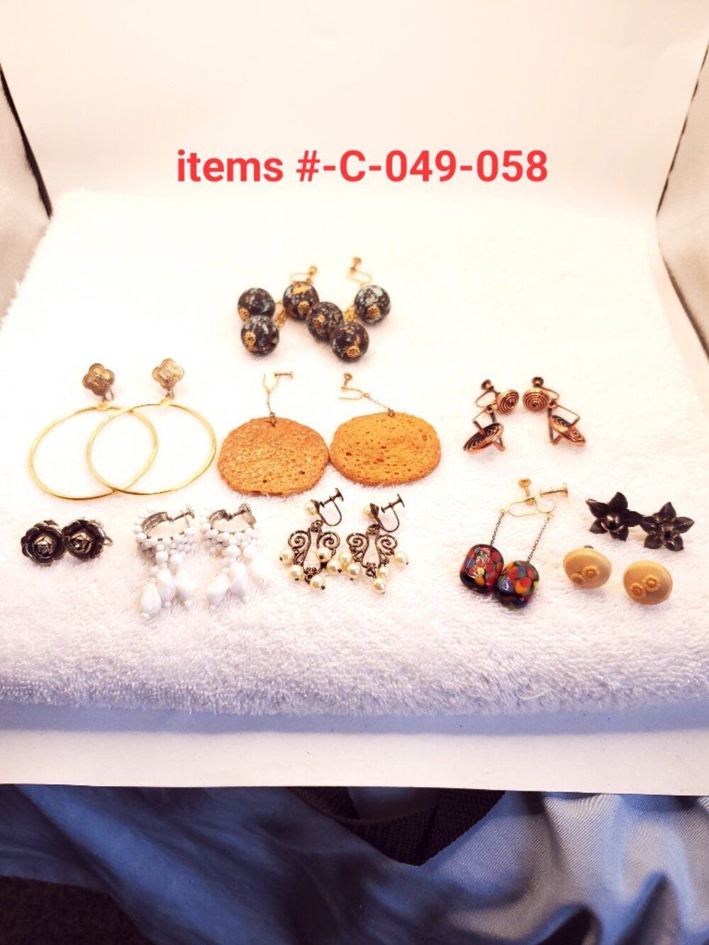 10 Vintage Pair of screw on Earrings, items # C-049-058,  wt. 93 grams.